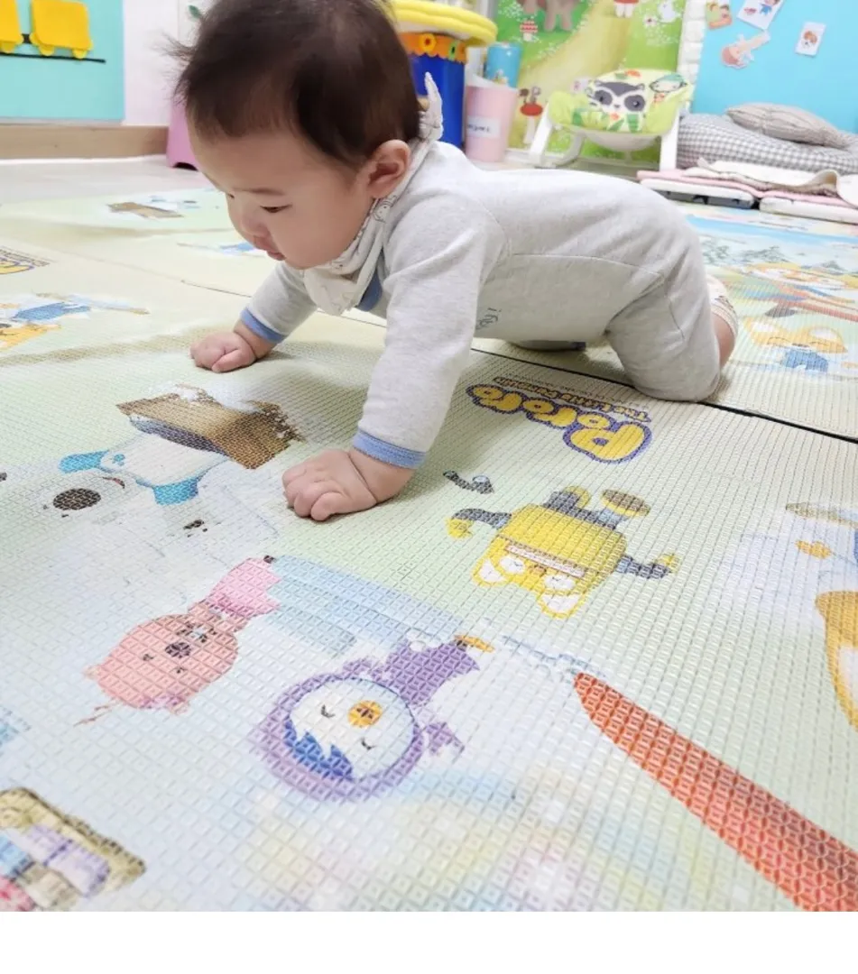 기어다니고 선을좋아해서 자꾸물어요 ㅜㅠ