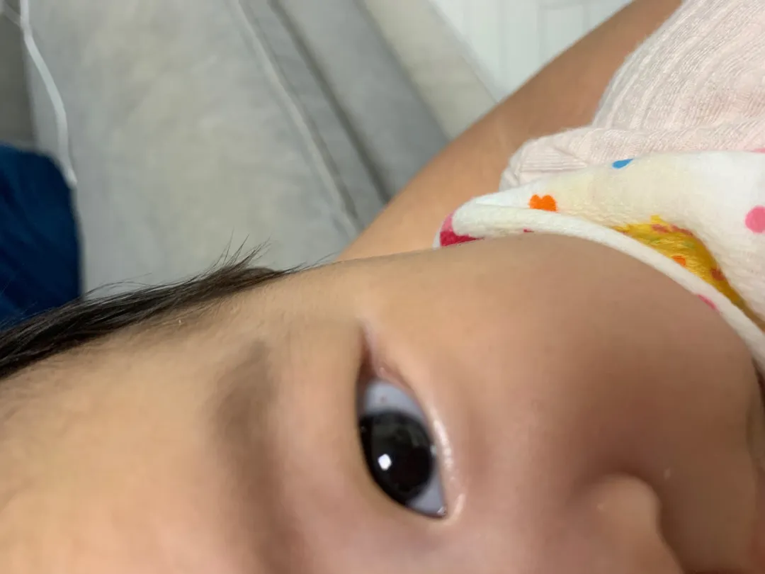 아가눈에 뭘까요 ㅠㅠ