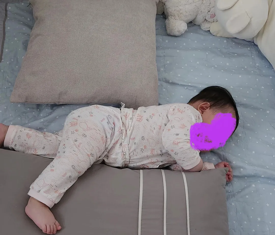 굴러다니는 아기