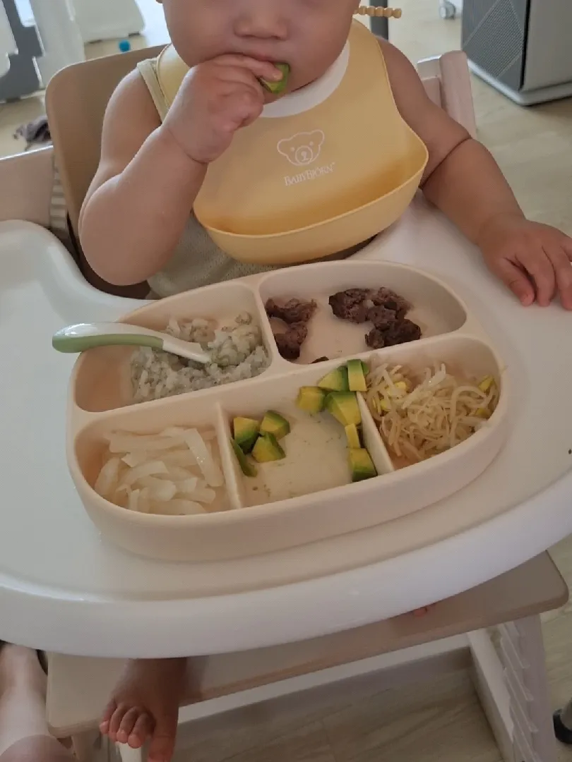 얼집다니는 아기 음식 간, 우유시도