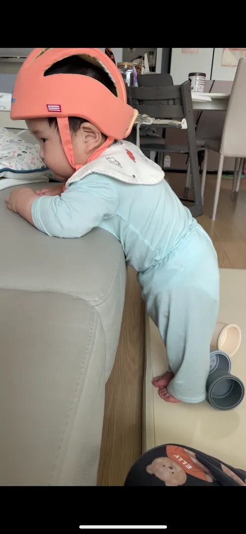 7개월20일에 잡고 섰어요!
