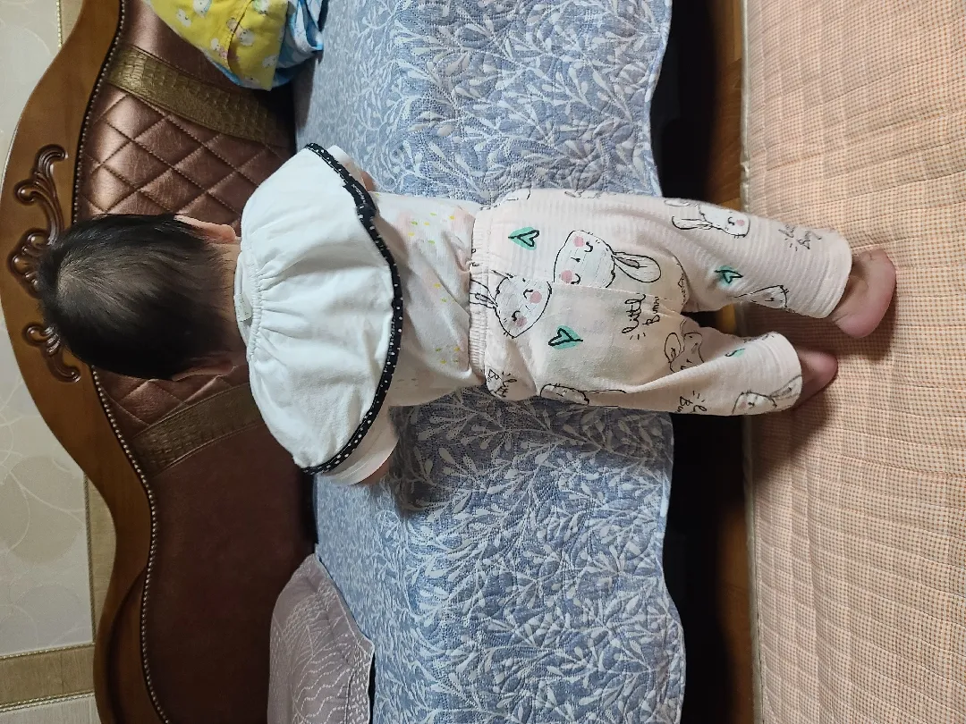 서고 싶다고 서게 해달라고 떼써요ㅠ