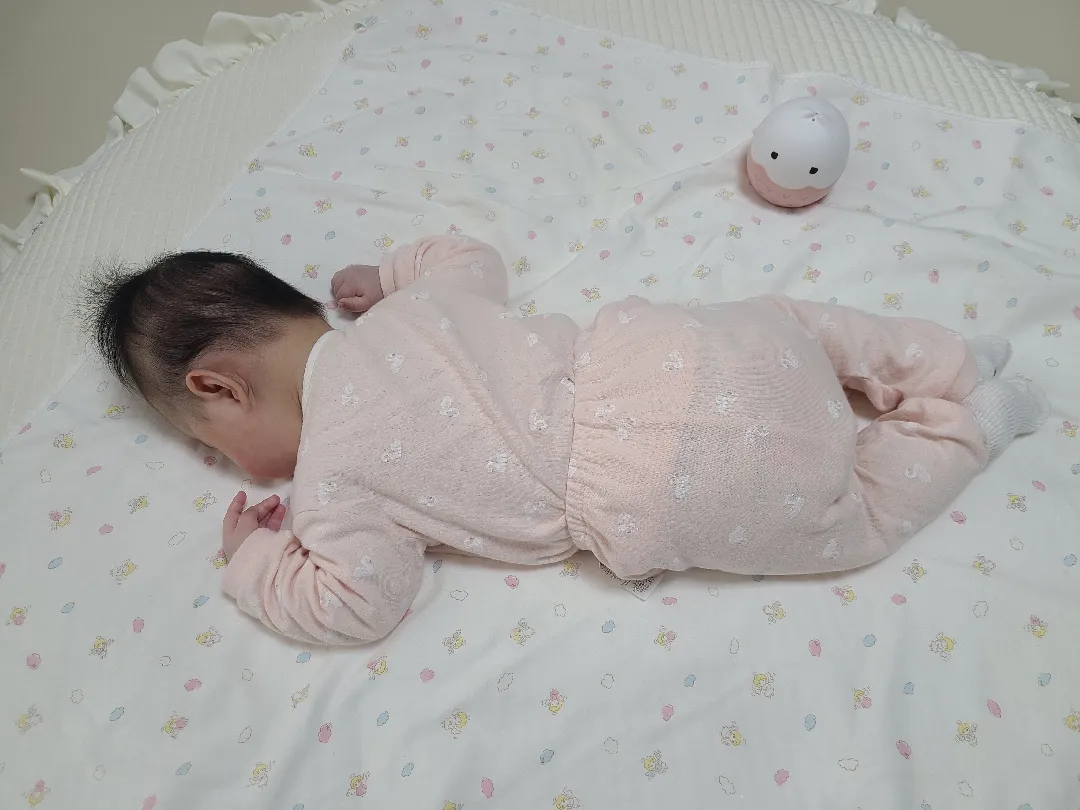112일 아가 엎드린 상태로 잘라구 해요
