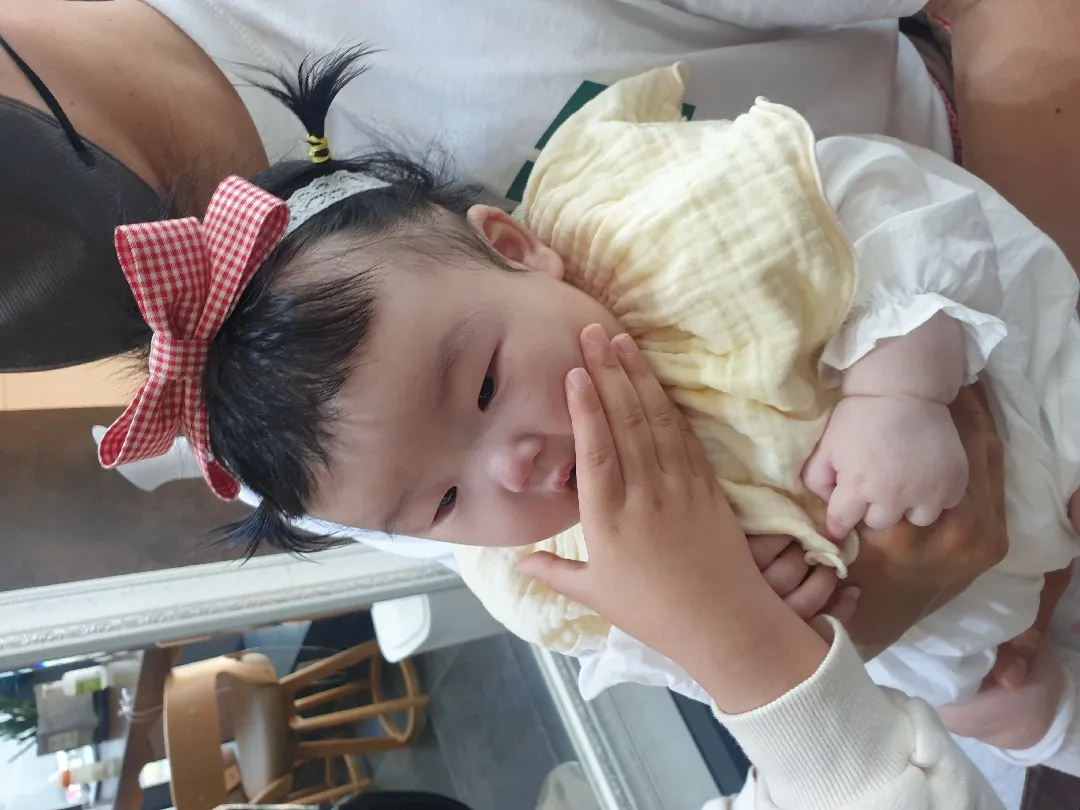 앞머리 잘라줬어요