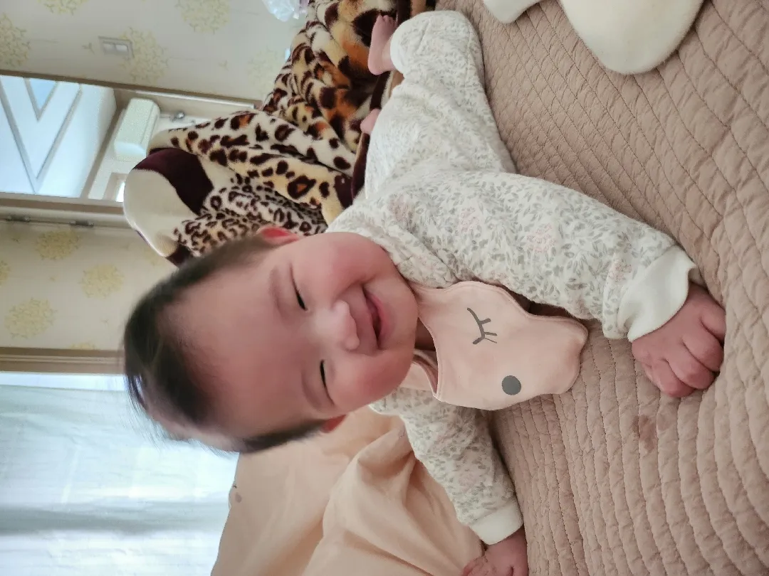 아침에 퉁퉁 붓는 아기잇나용?