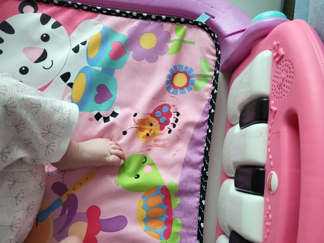 아기체육관 할때는 꼭 양말을...