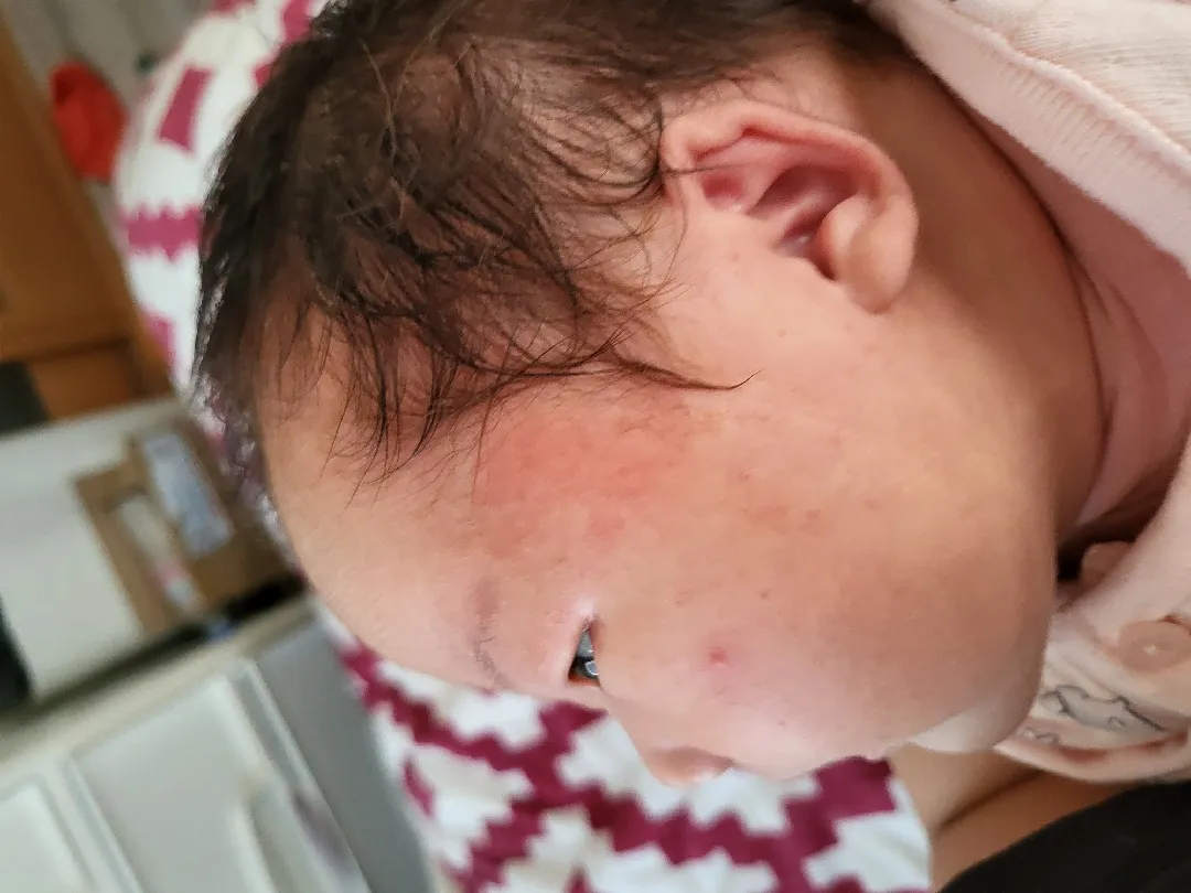 29일된아기가얼굴이뭐생겼어요ㅜ