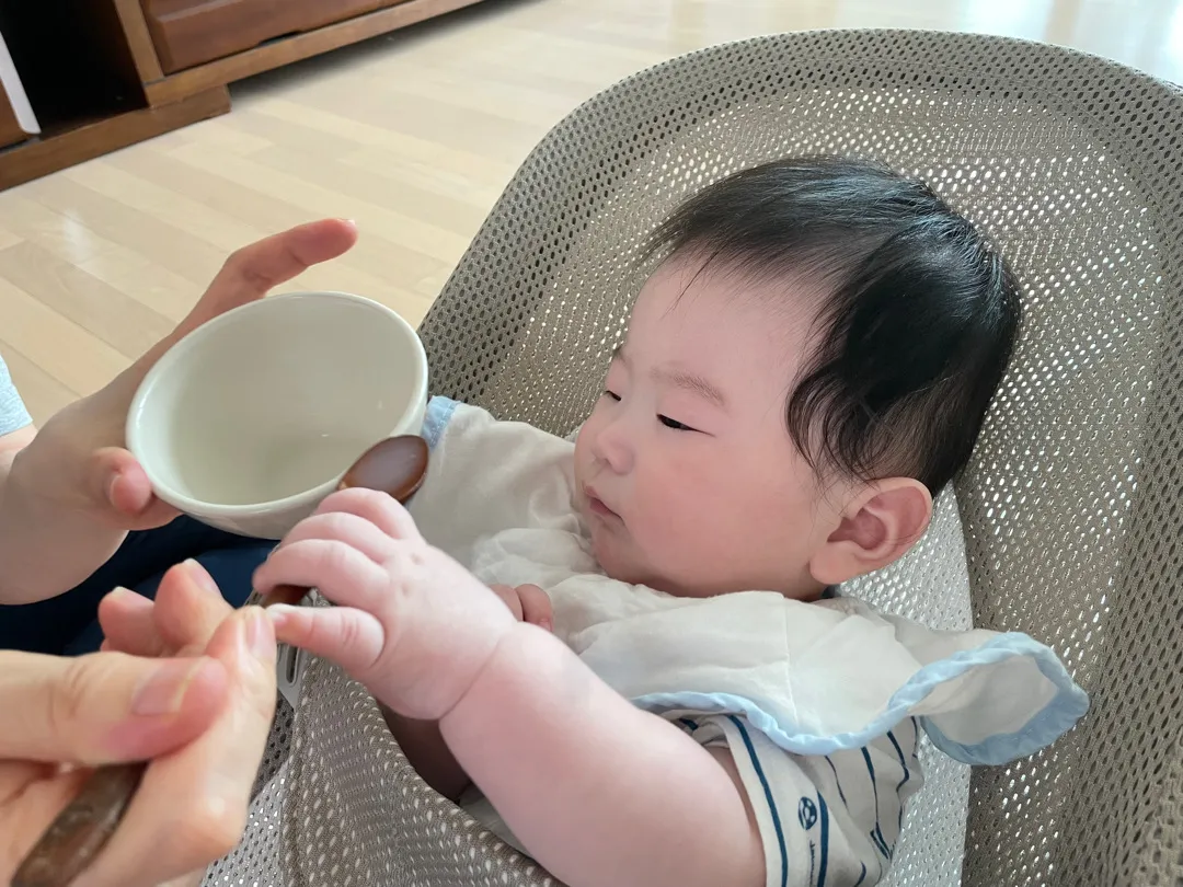 엉겁결에 이유식 시작했어요🥲🥣