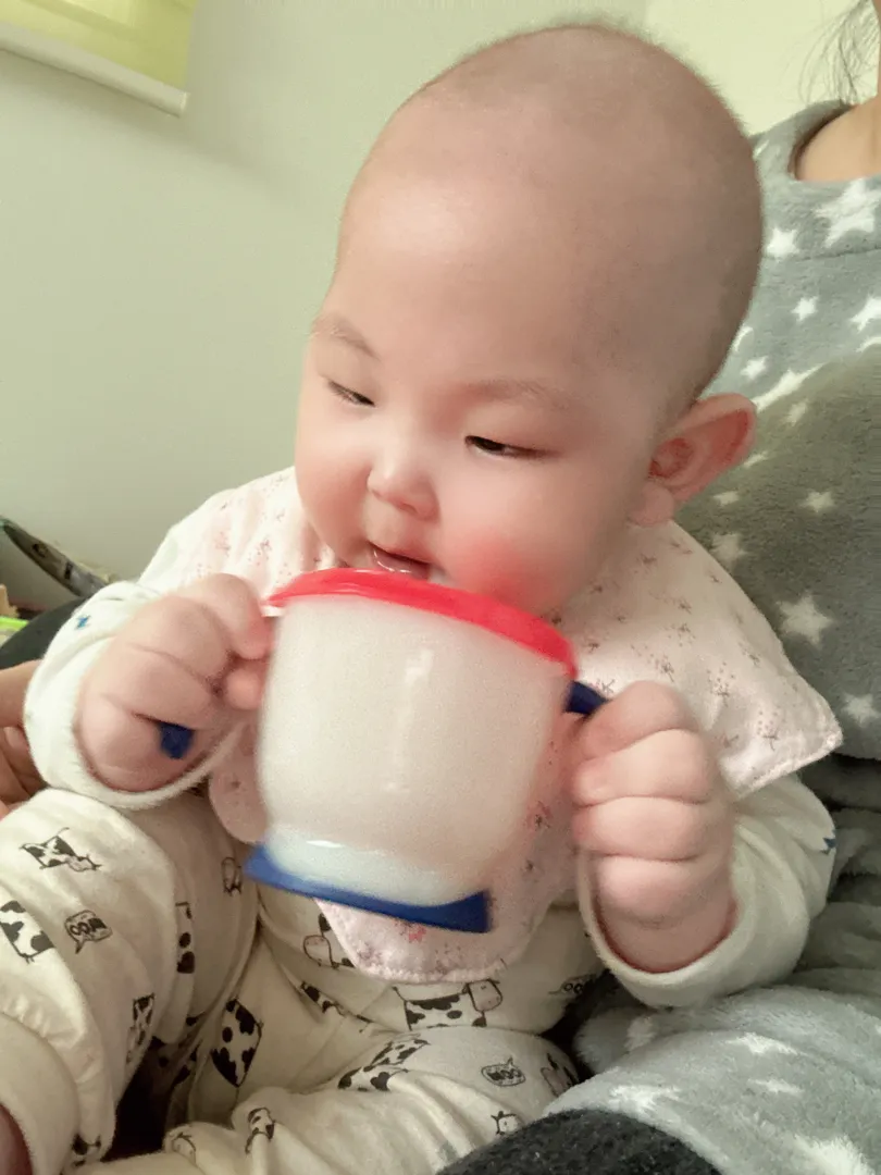 오늘부터 빨대컵 연습