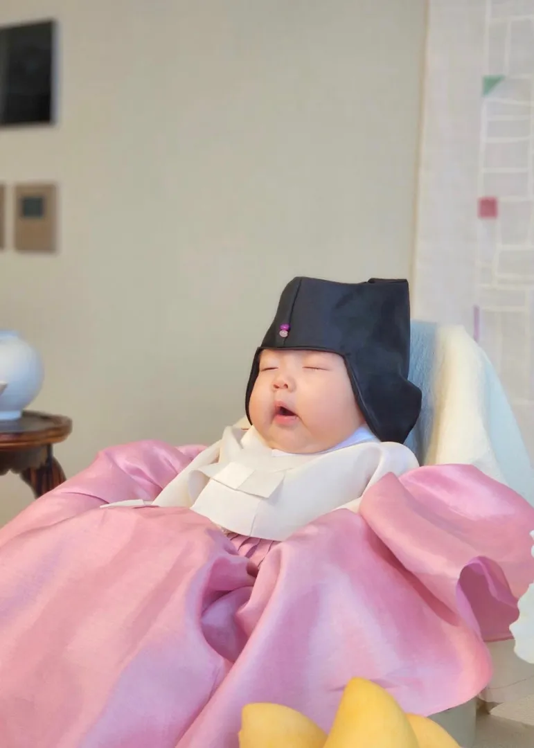 우리 딸 100일 🩷🤍🩵