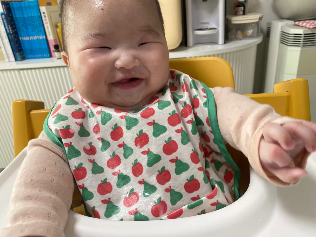 아기 이유식 시작했는데요~ 못생겼는데 귀여워요 ❤️