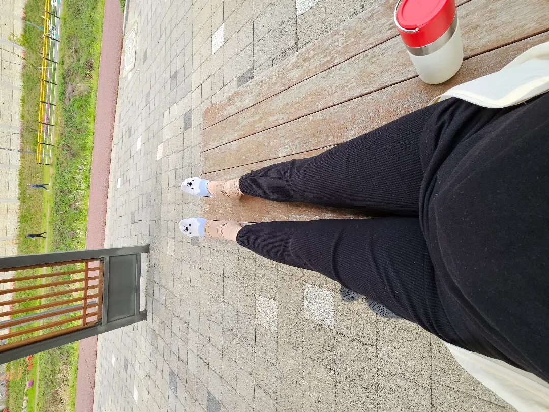 산책하고 있어요