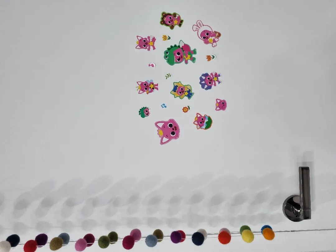 스티커가 덕지덕지 
