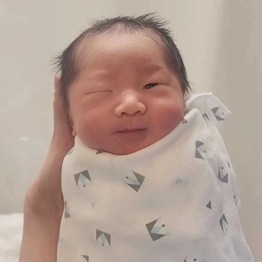 이아린. 태어난지 하루. 심장이 너무 아픕니다ㅎ