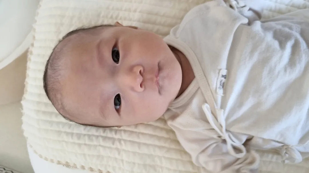 아기 머리털 많이 자랐나요?