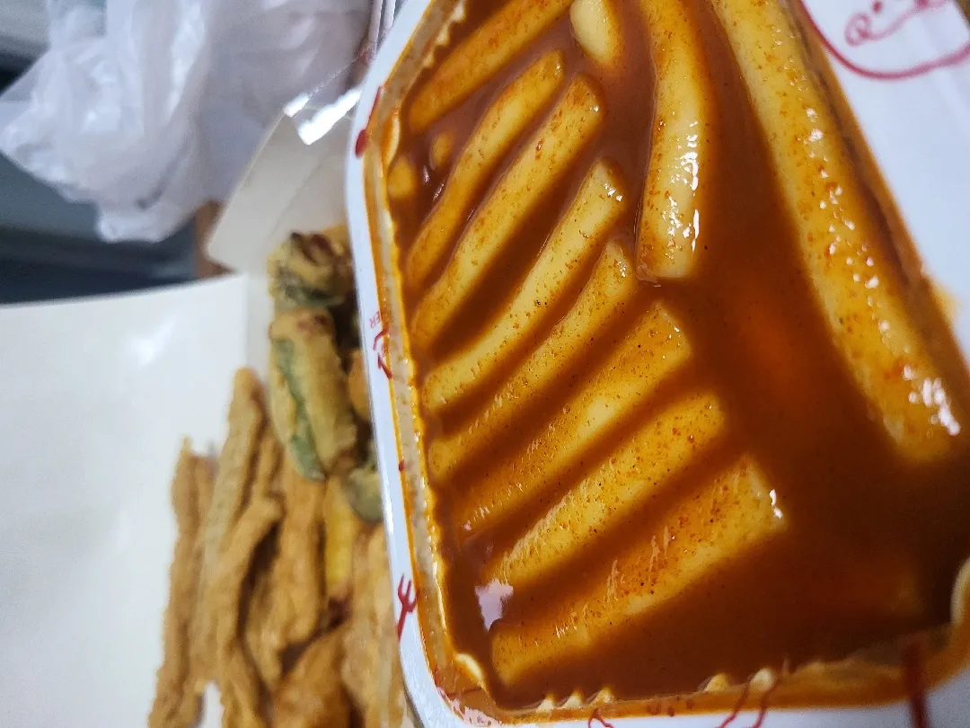 이시간에 떡볶이..먹덧도 힘드네요ㅠ
