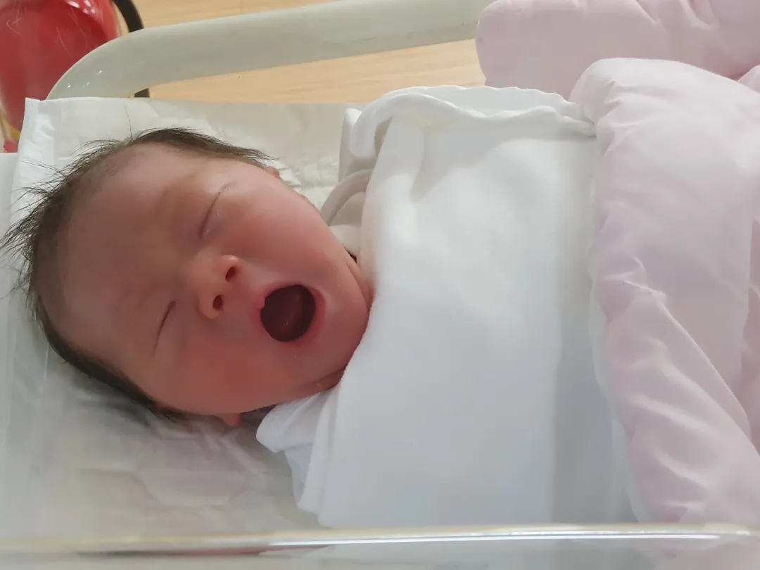 선택제왕 앞두고 진통 걸려서 아기 만났어요 ㅎㅎ