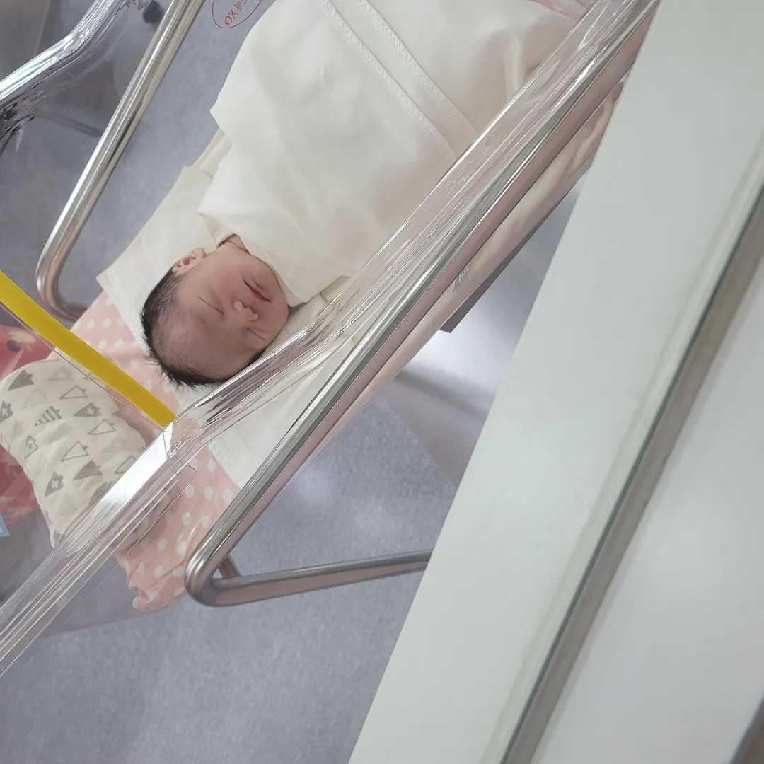 아기 방 뺐어요~ 벌써부터 눈에서 꿀이 뚝뚝입니다
