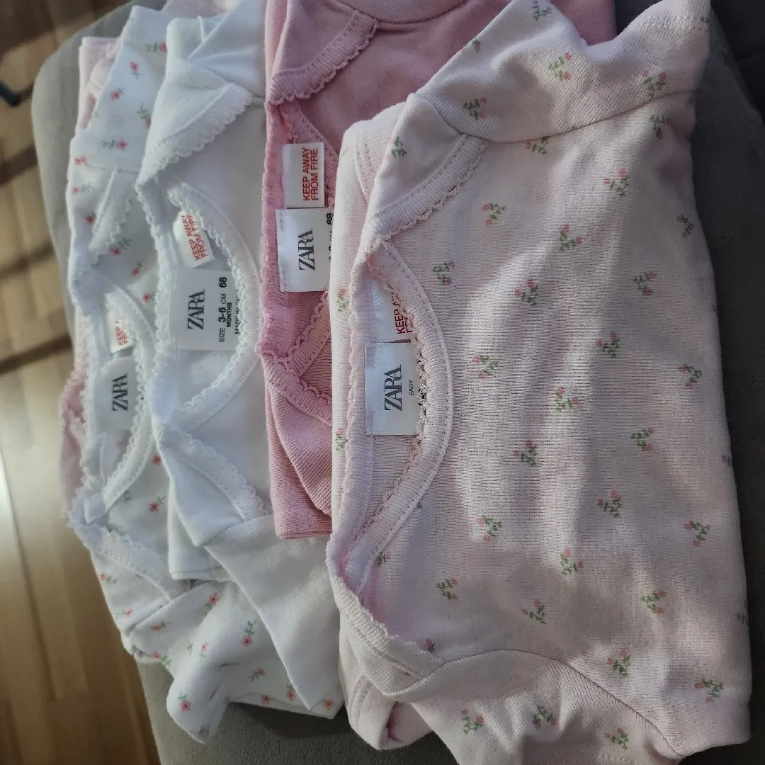자라 바디슈트 이쁘네요👶