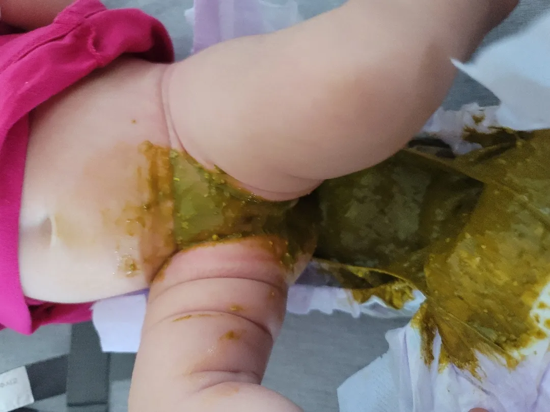 혐사진주의)모유에서 분유갈이중 엄청난똥