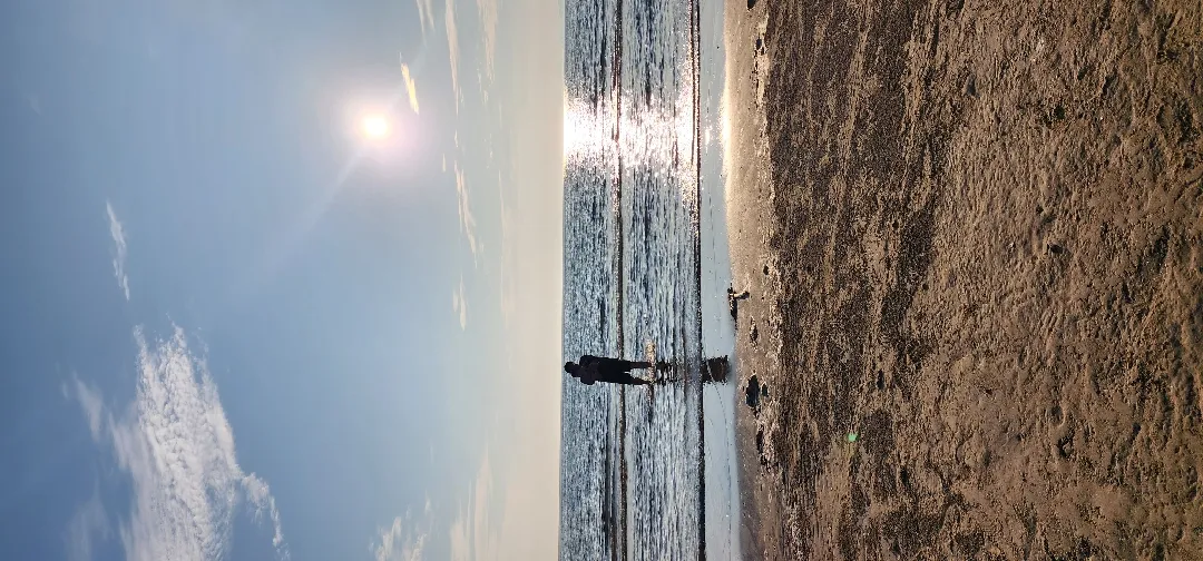 오늘 아기랑 바다 뛰어들어서 놀았어요