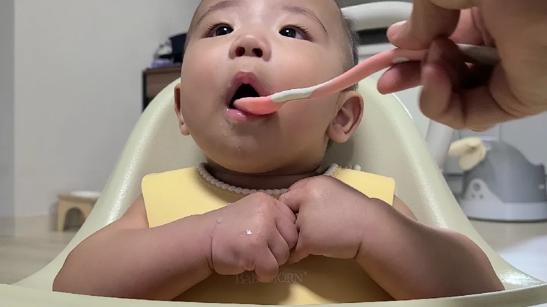 이유식 너무잘먹어요