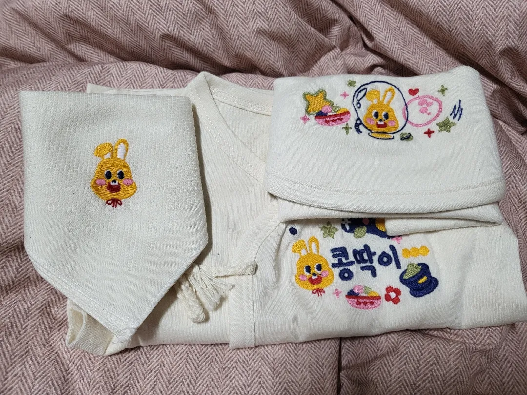 친구가 베냇저고리 사줬는데 넘귀여워용ㅎㅎㅎ