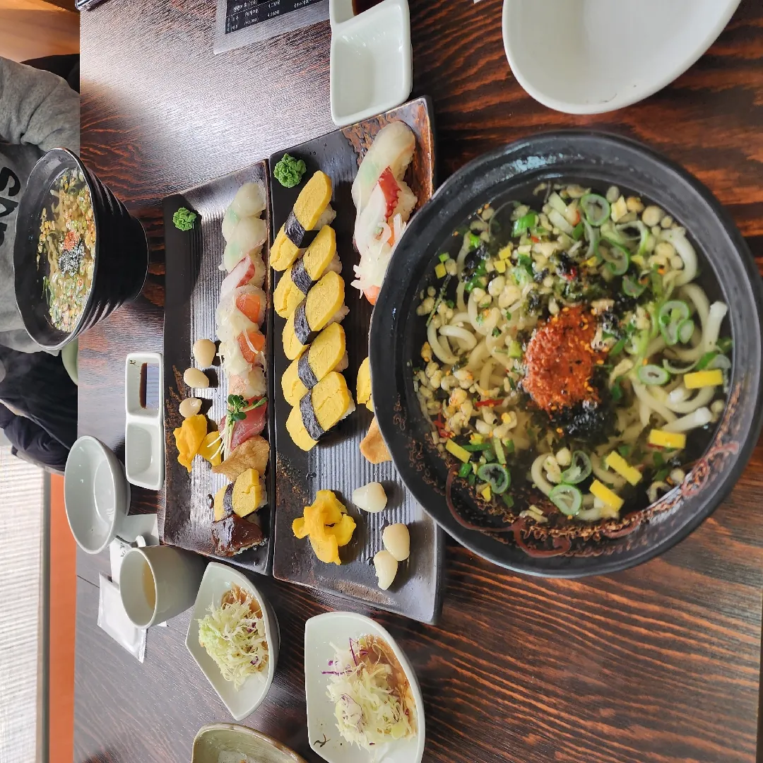 어제 장거리 다녀온 아기를 위한 맛있는 점심💕