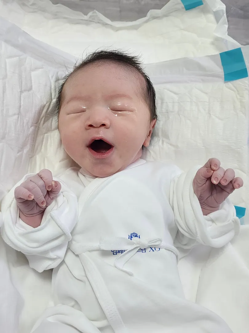 자연분만 외치다가 하루만에 제왕 결정해서 낳았습니다!