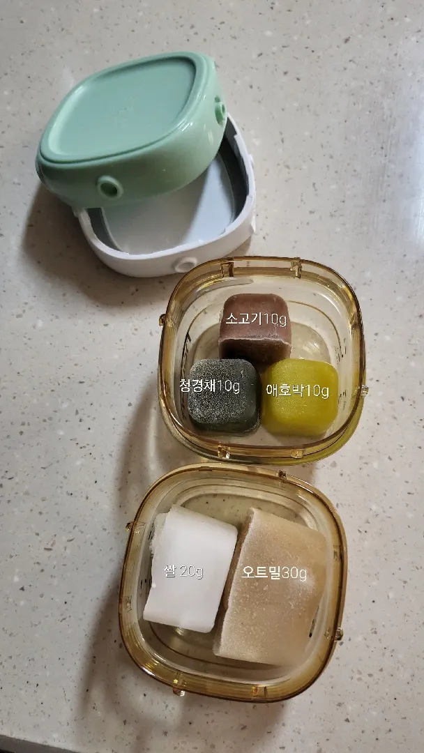 이유식 재료가 늘어날때마다, 양 조절 어떠케하시나요?