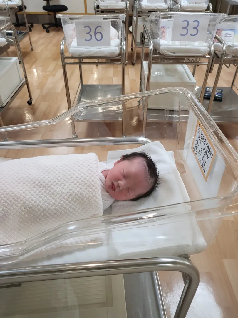 어제 오전 38주2일차 제왕으로 낳았어요 ㅎ
