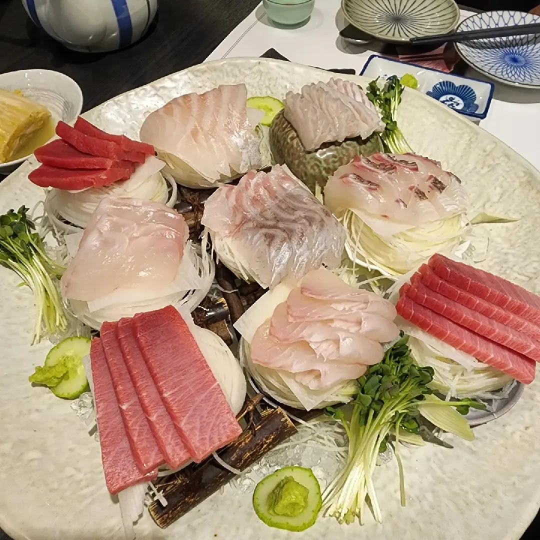 오랜만에 회를 먹었어요.