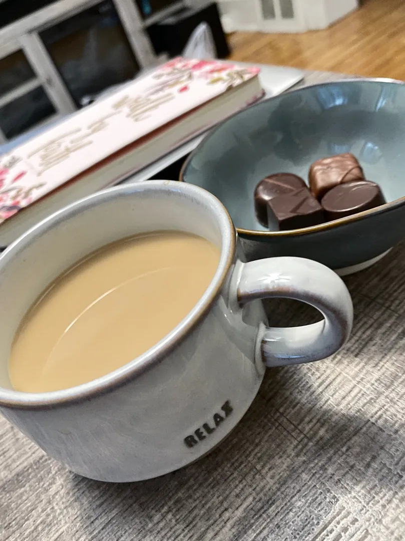 아침에 눈 떠서부터 우울