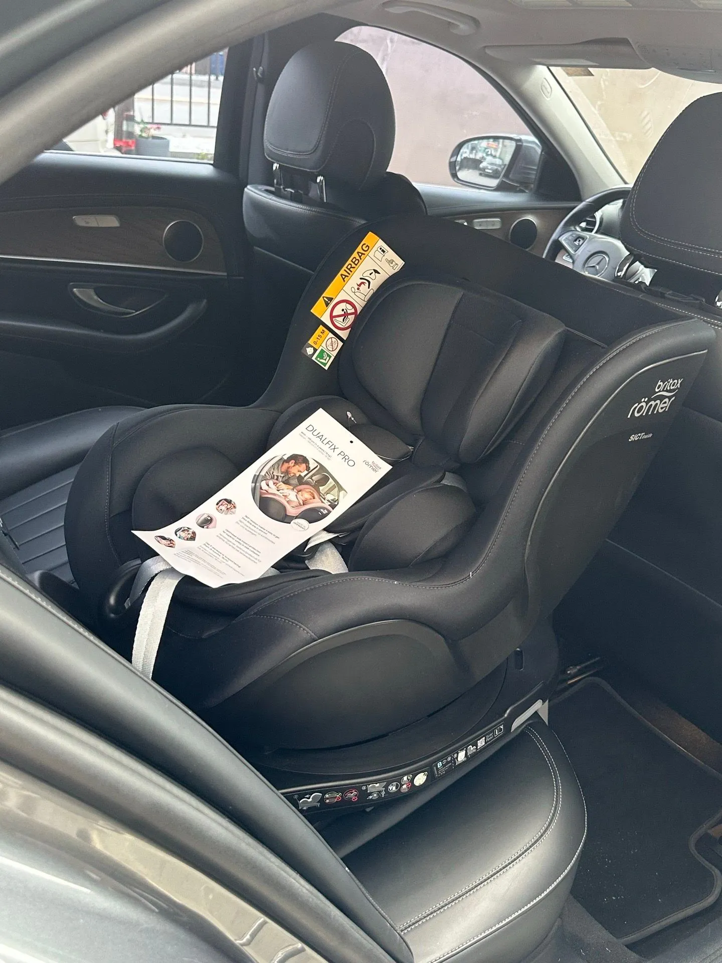 첫 카시트 벤츠 E220d , 브라이텍스 듀얼픽스 PRO 딥블랙으로 선택했어요🖤 1