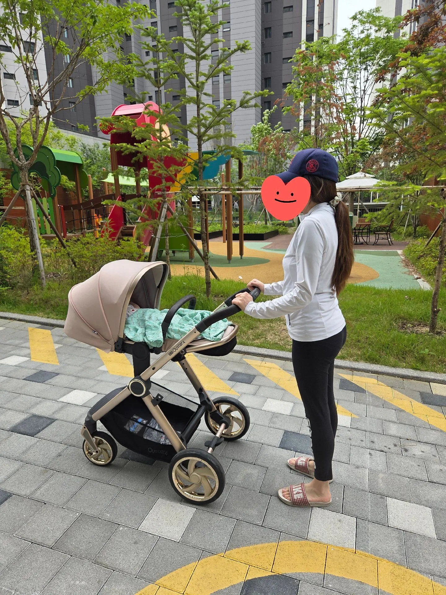 둘째맘이 내돈내산한 오이스터4 유모차 1