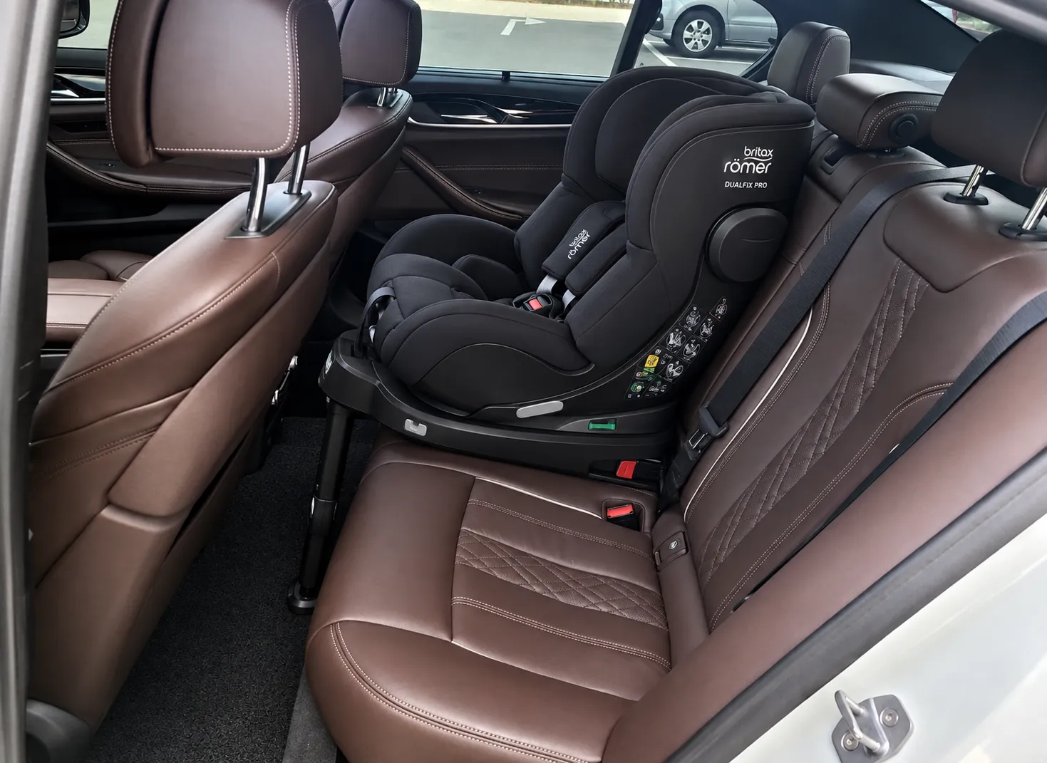 브라이텍스 신생아 카시트 듀얼픽스 프로 bmw 설치 후기 1