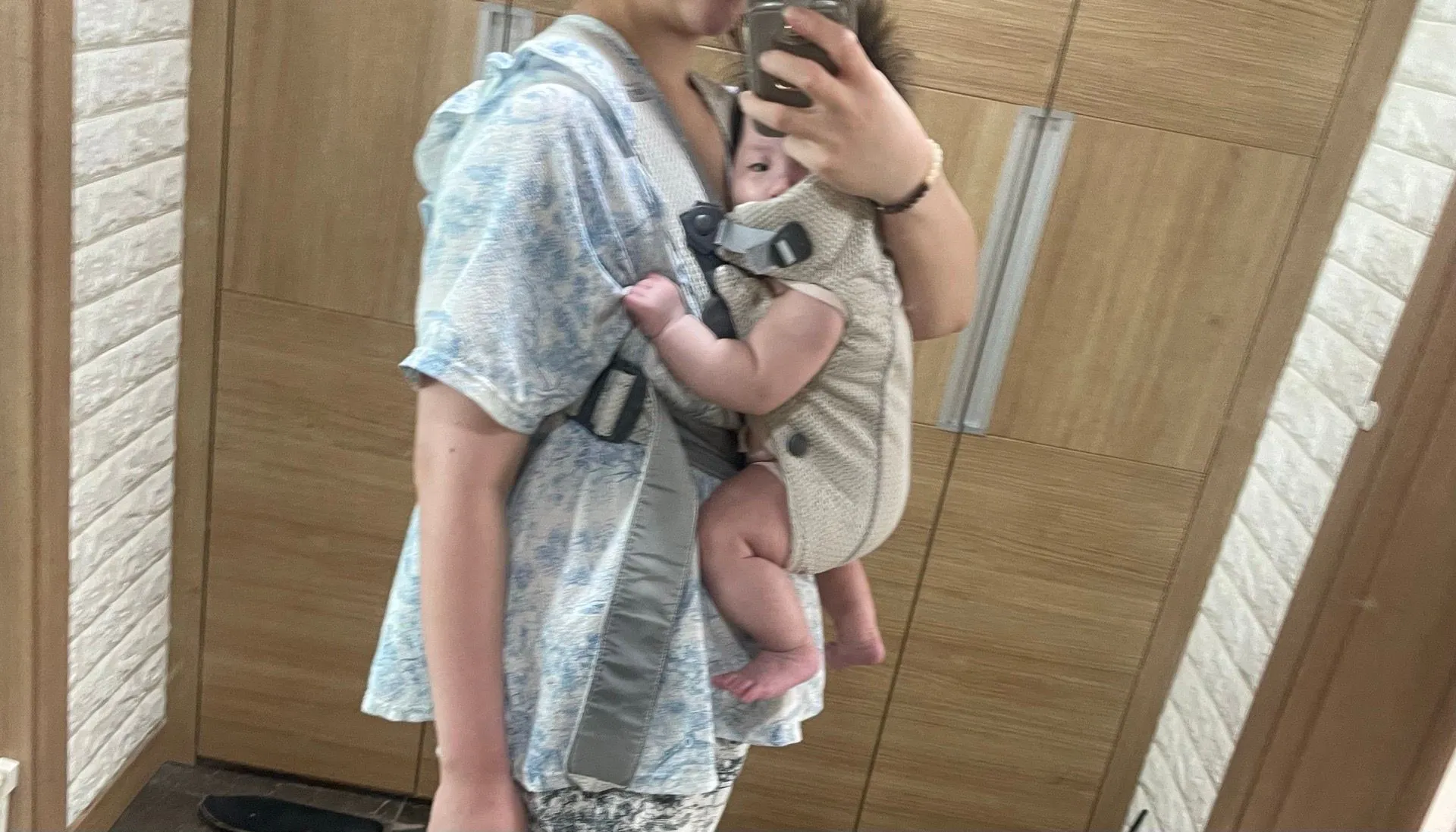 아기띠 자세좀봐주세요 ㅜㅜ 2