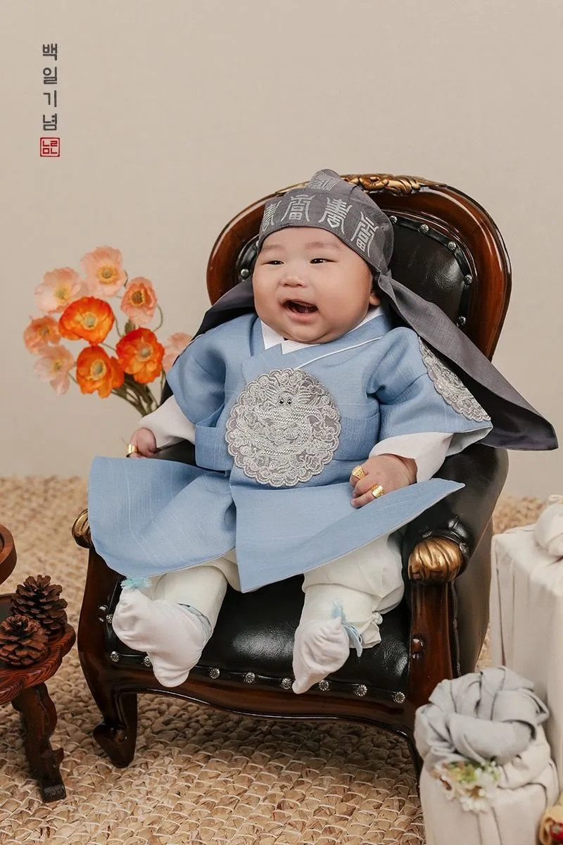 출장백일사진 찍었어요 1