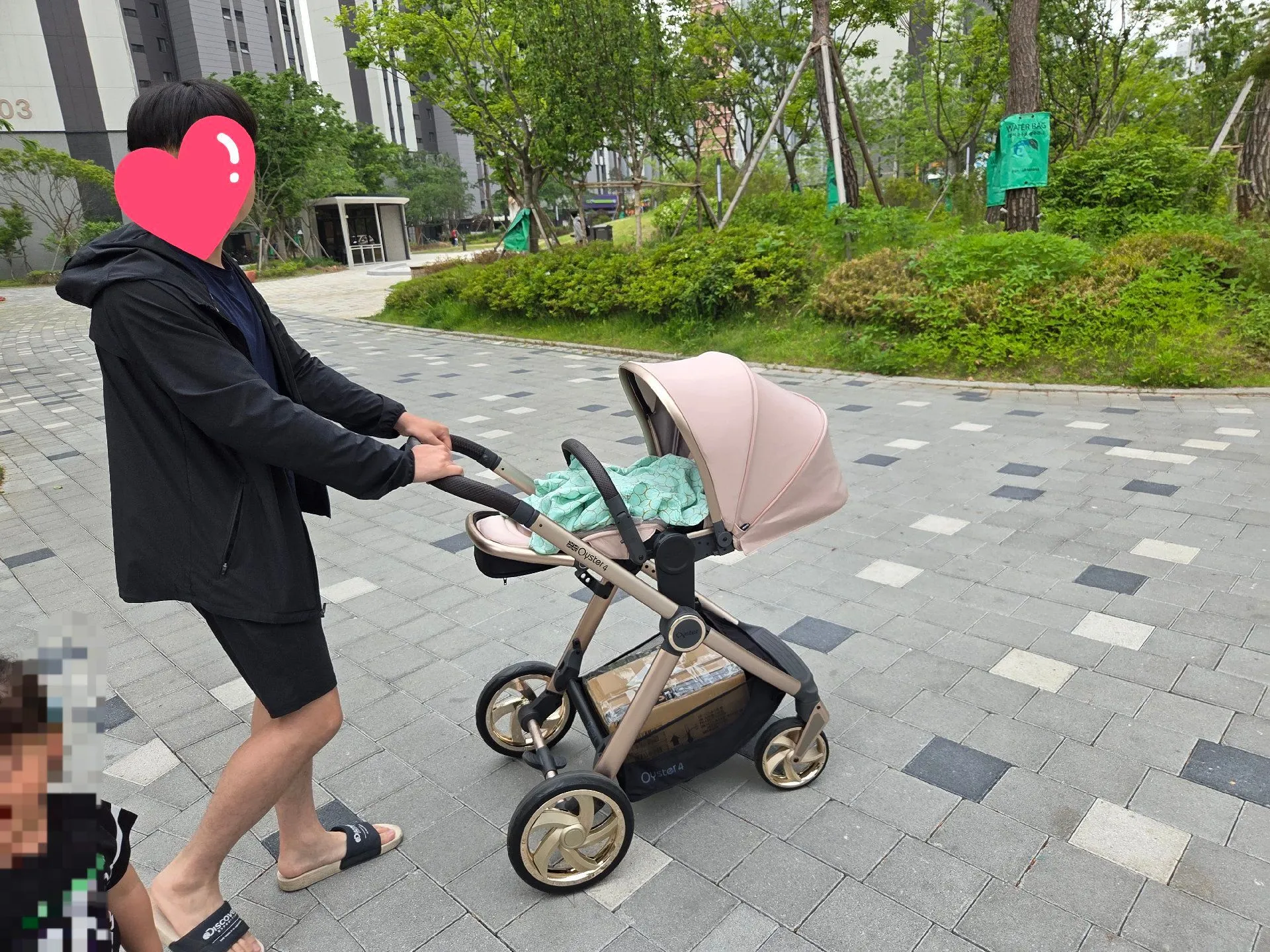 둘째맘이 내돈내산한 오이스터4 유모차 2