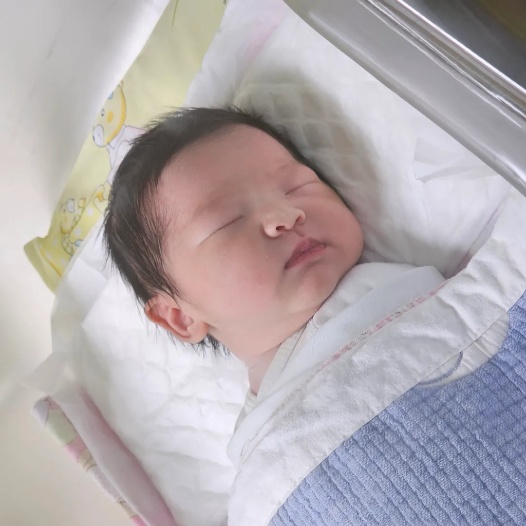 오늘 오전10시에 만난 우리 딸이에요