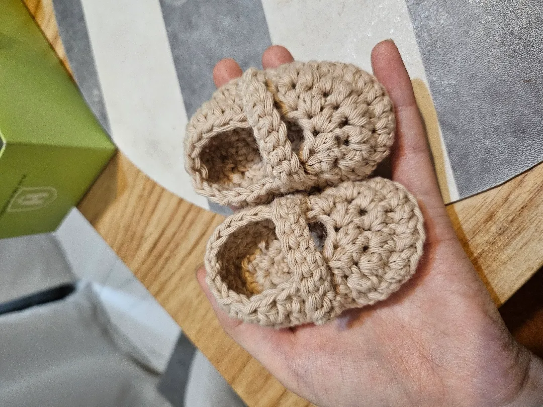 아가 신발 떴어요