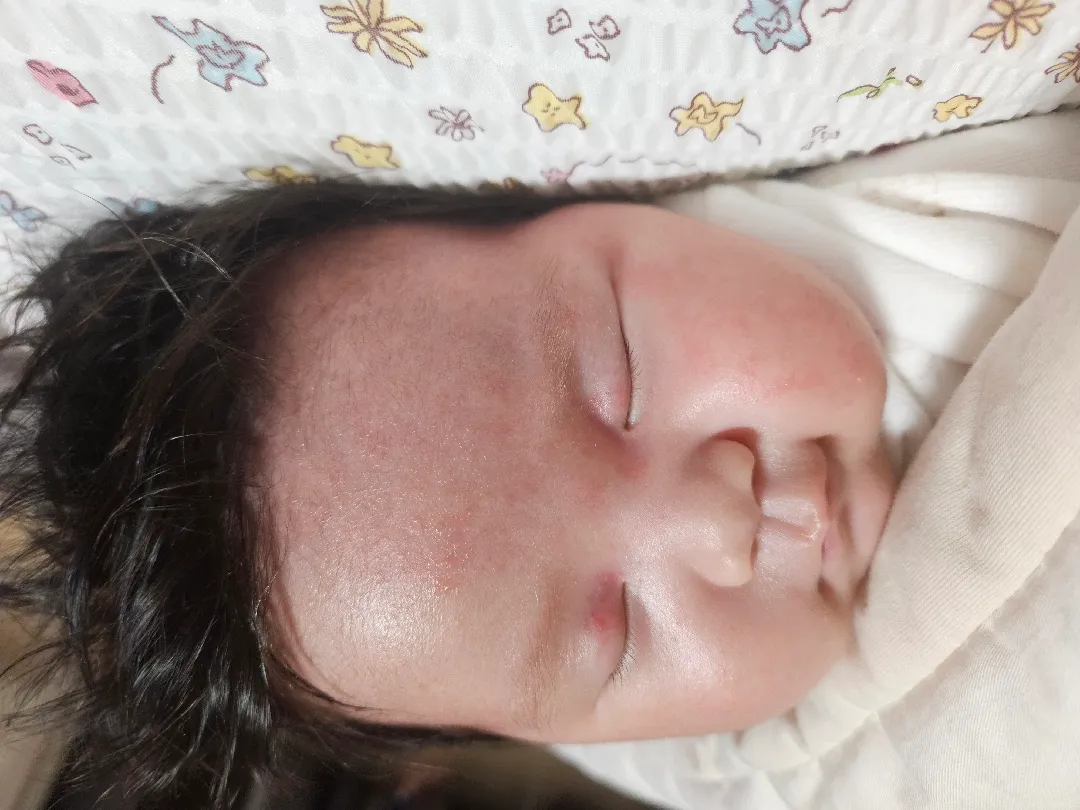 아기 얼굴좀 봐주세요
