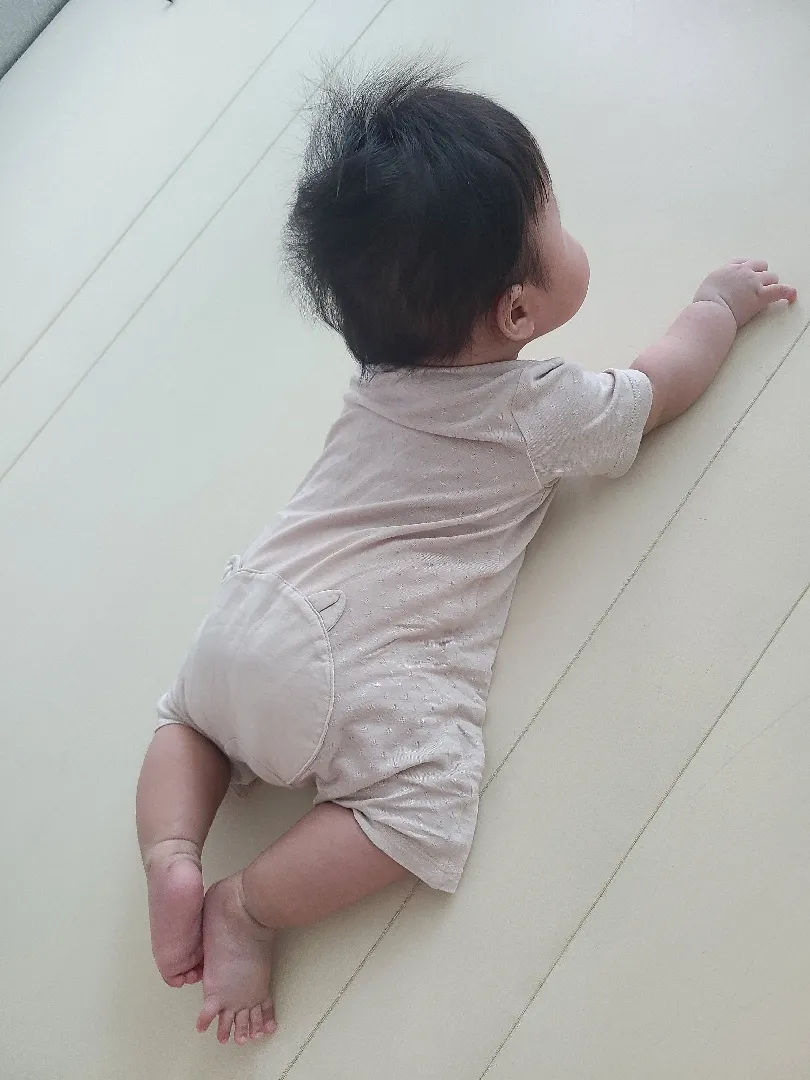 오늘 130일 아기 너무 귀요워어어어♡