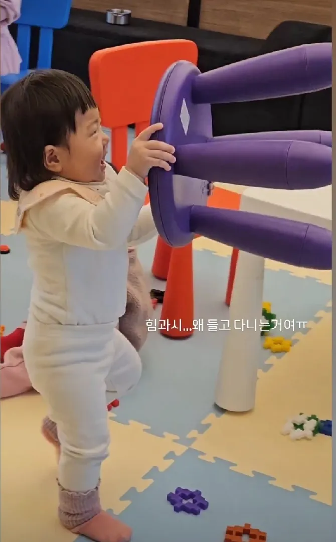 힘 쎈 아기 있나요?