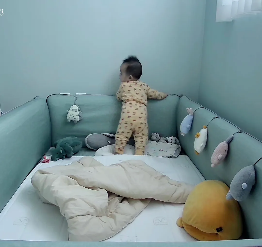 아기 벌써 일어나나요?