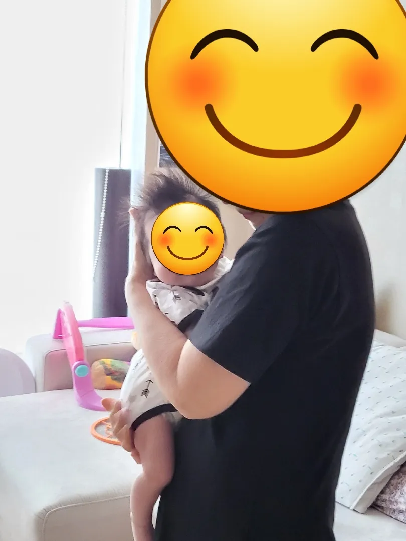 아기 세워서 안기? 앉히기? 