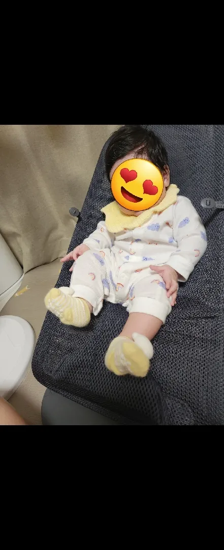아기가 다리들어올리며 배접는거 왜그런걸까요?