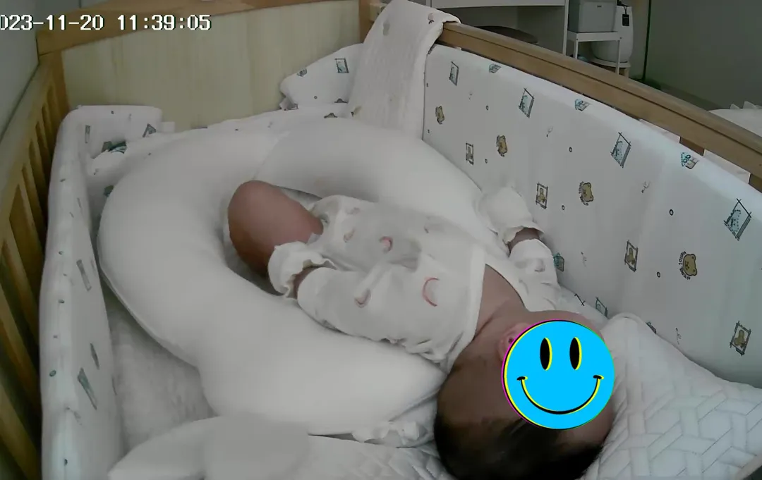 저희애기 자는모습 좀 봐주세욤 ㅠ