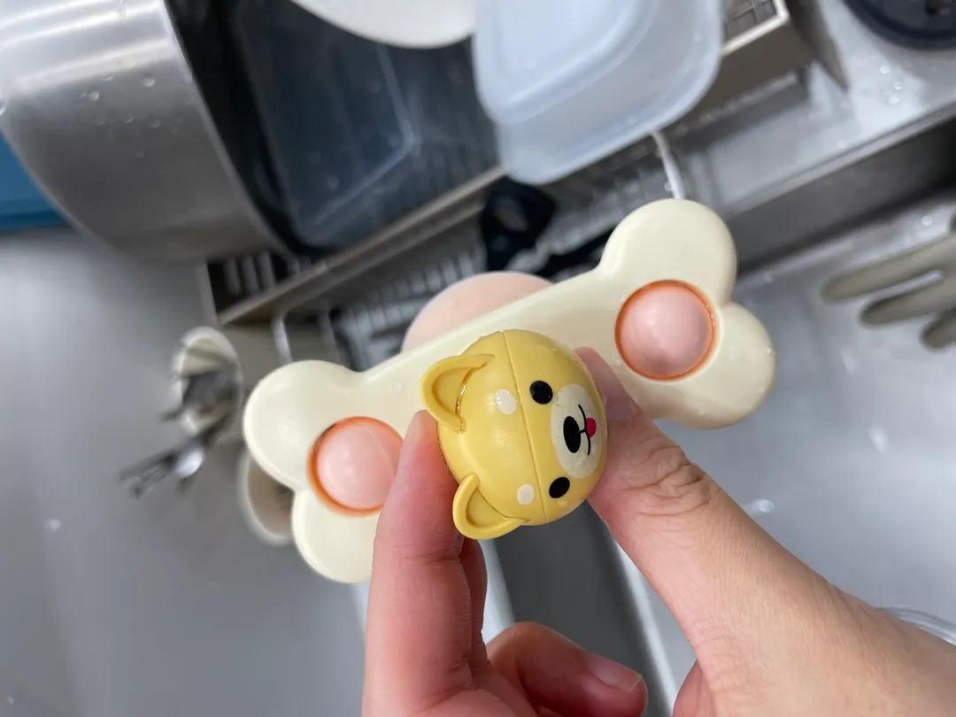 쓰던 장난감이 분리되서 목에 걸릴 뻔 했어요..!