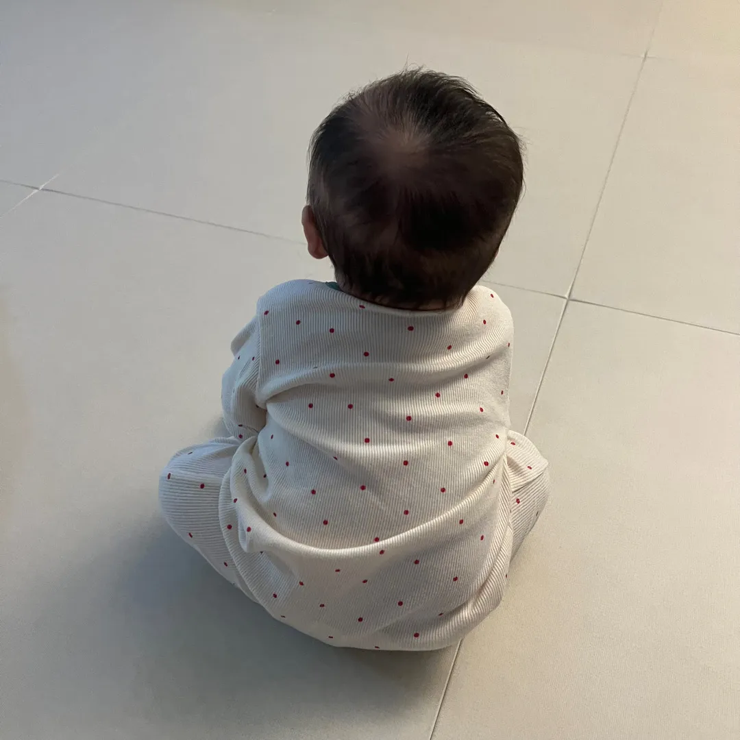 100일 뒤집기 앉아있기
